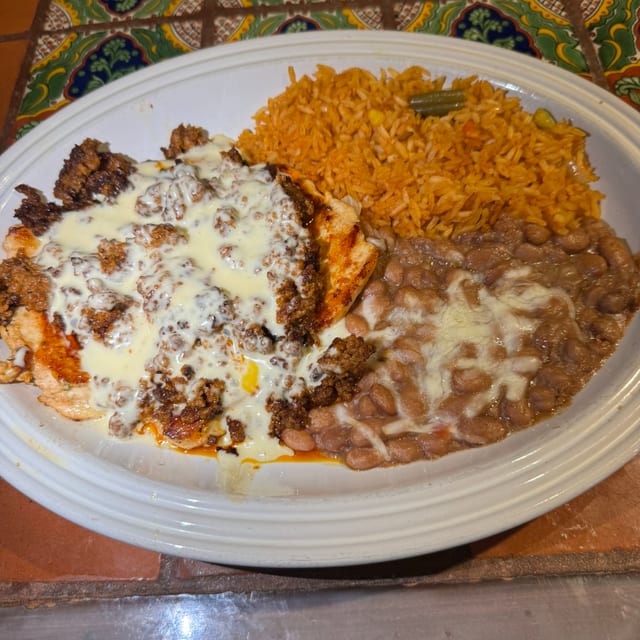 Pollo Con Chorizo.