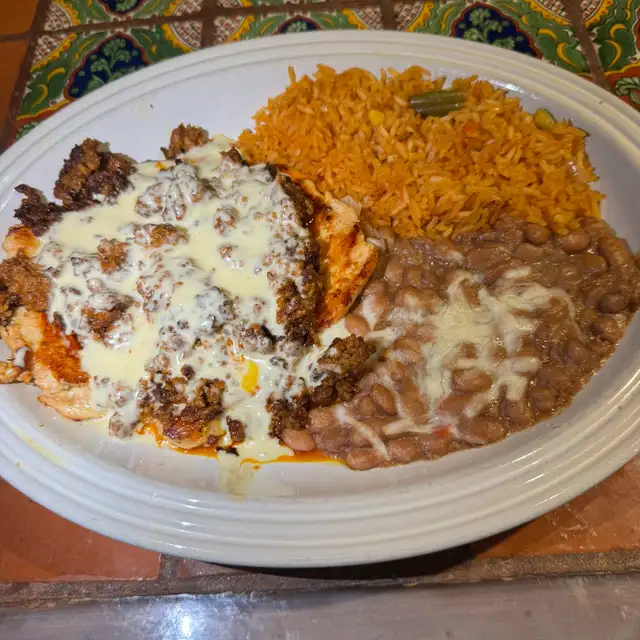 Pollo Con Chorizo.