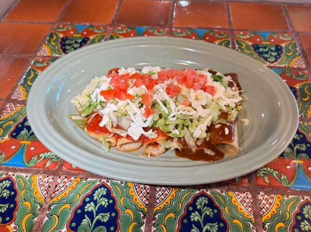 Enchiladas Supremas.