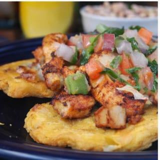 Tostones Con Pollo